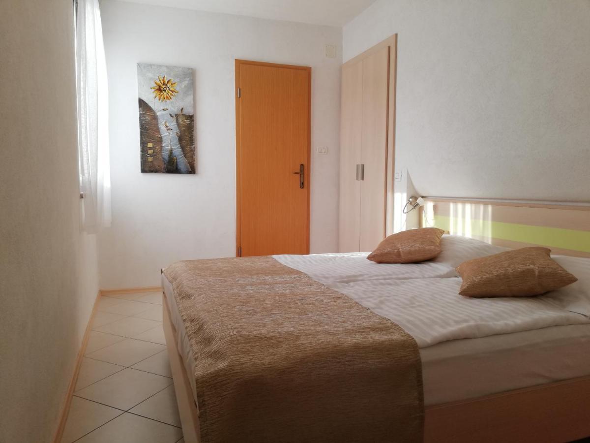 Apartments With A Parking Space Rabac, Labin - 13151 Extérieur photo